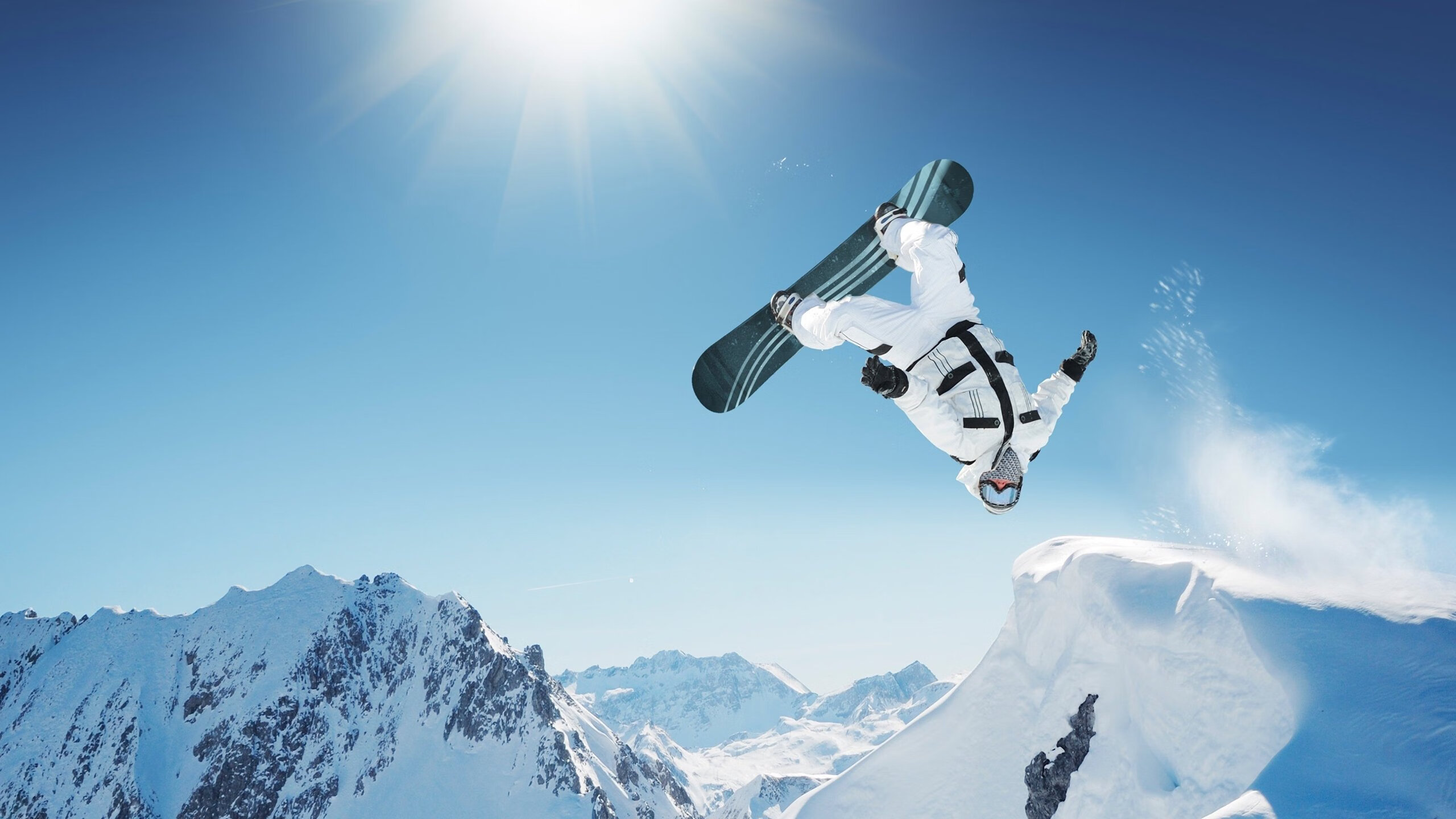 _极地冰川雪地摩托：冰原上的速度狂飙_，极地冰川融化图片