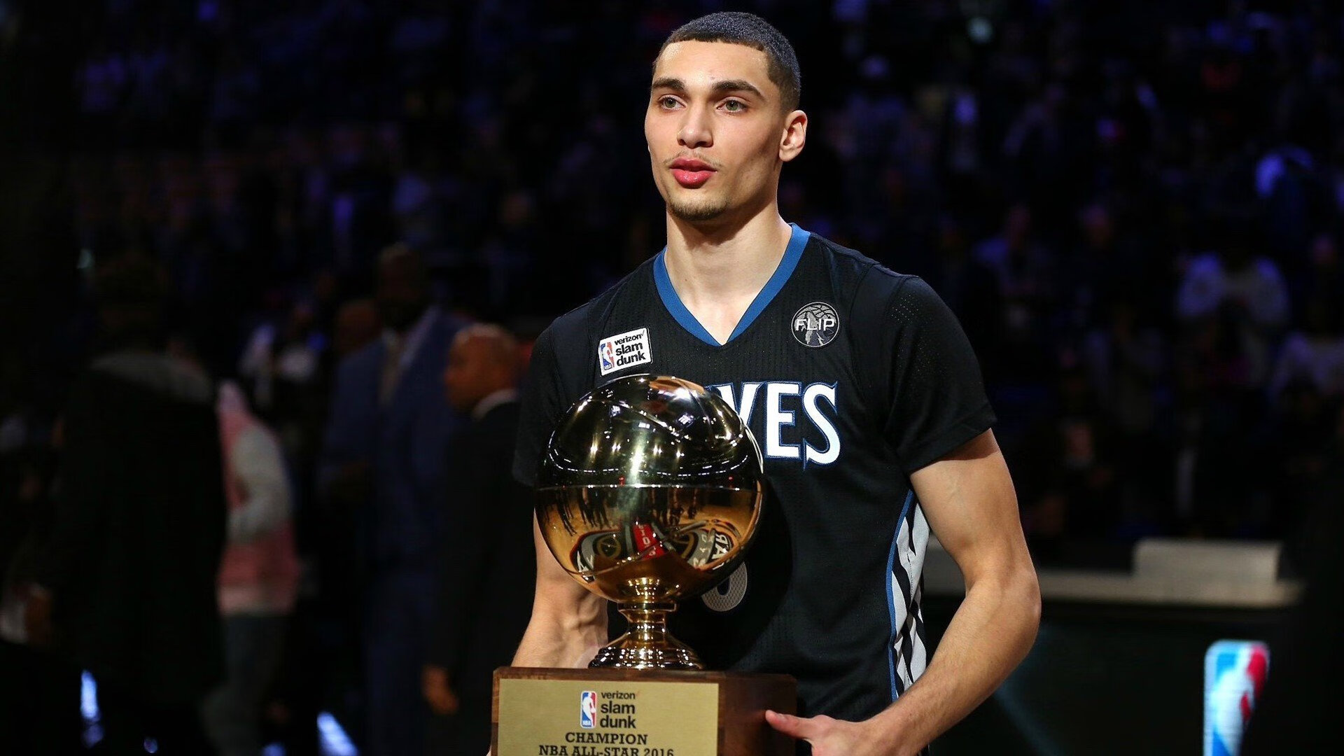 开云体育官网下载-拓荒者核心利拉德拒绝重建，寻求离队交易，利拉德与开拓者合同